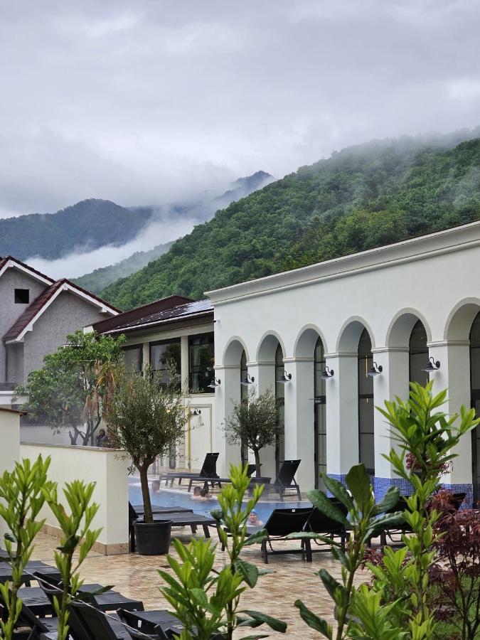River Hotel & Spa Călimăneşti Exterior foto